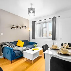 Centre 2 Bedroom 5 Beds With Free Parking Apartment